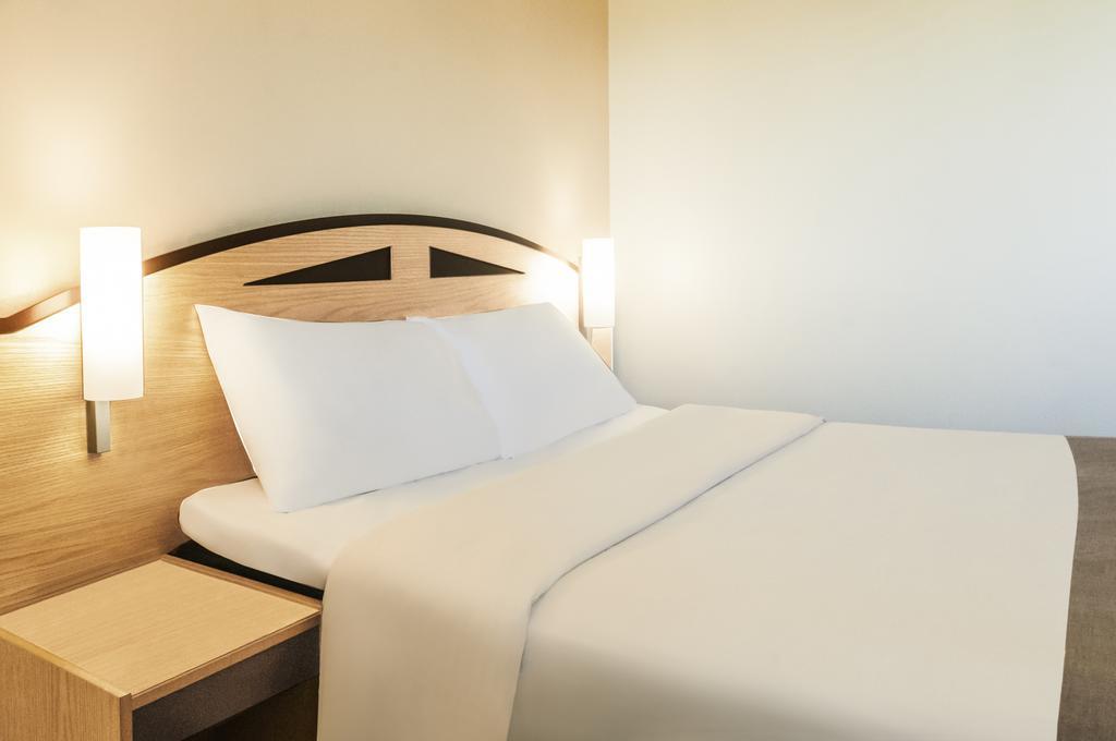 Ibis Wellingborough Hotel Eksteriør billede